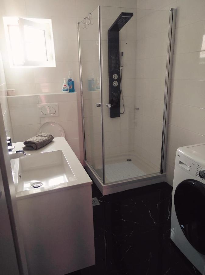 Sunshine Apartments Карлобаг Екстериор снимка