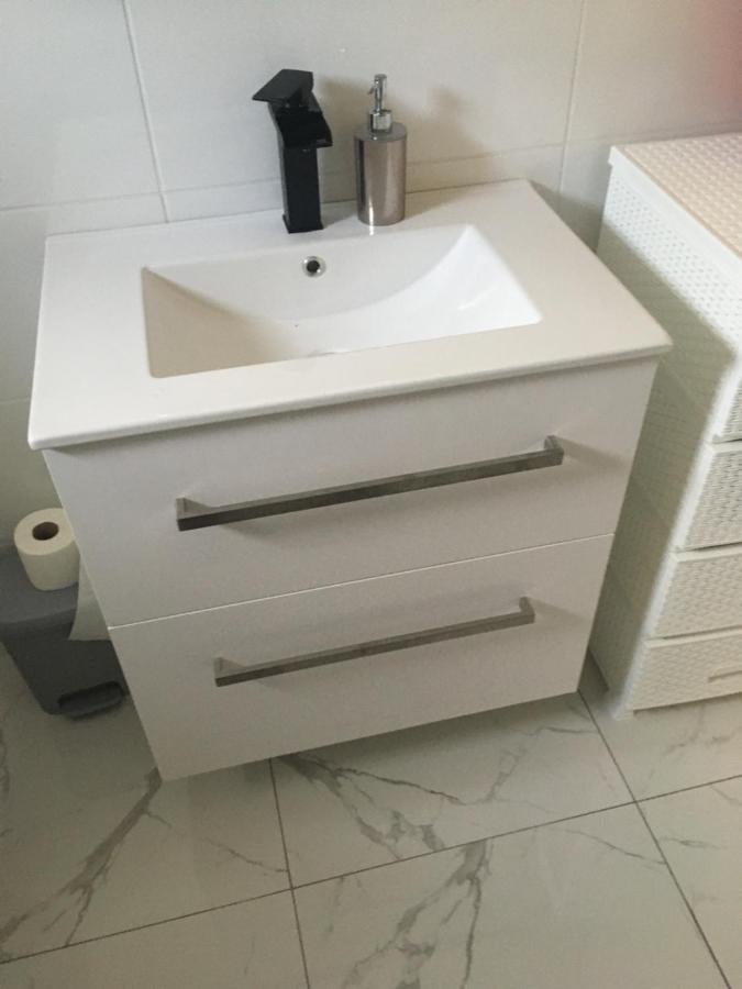 Sunshine Apartments Карлобаг Екстериор снимка